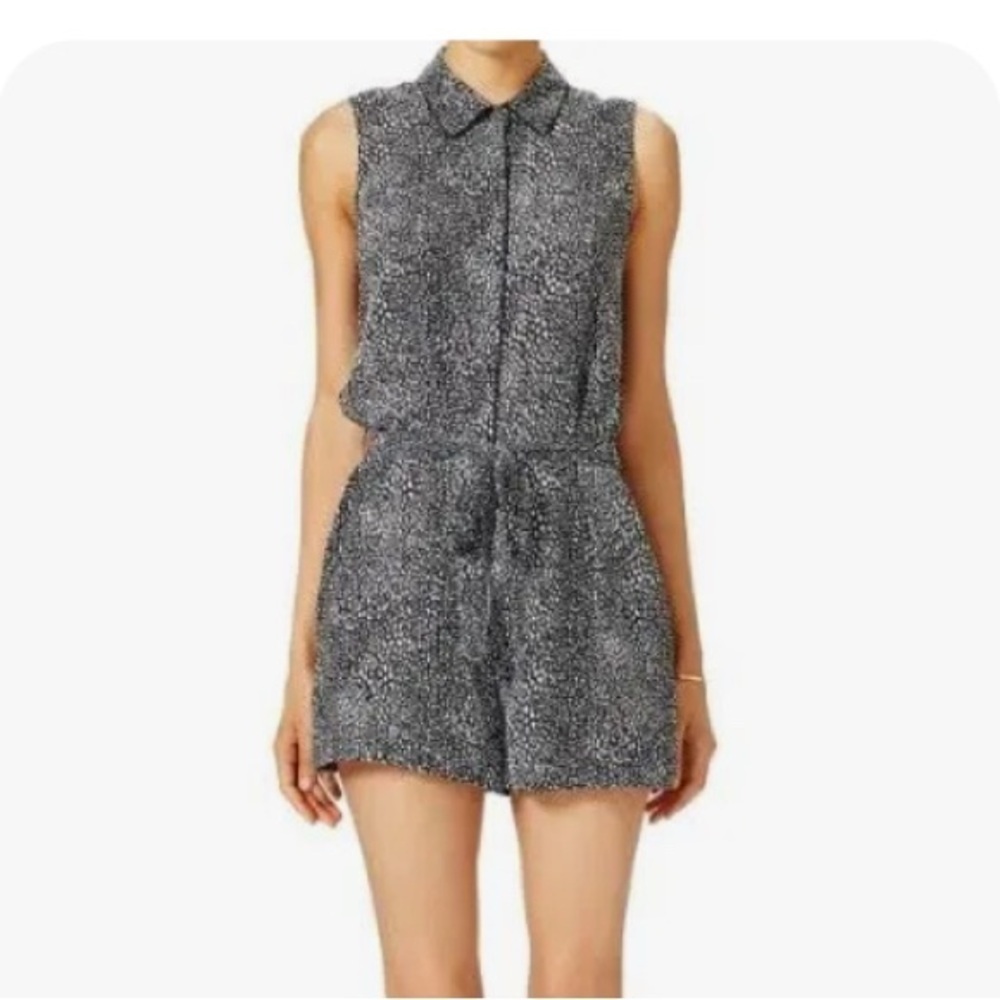 Equipment femme Earl Black/White Animal Print Silk Romper Small Preppy Pockets